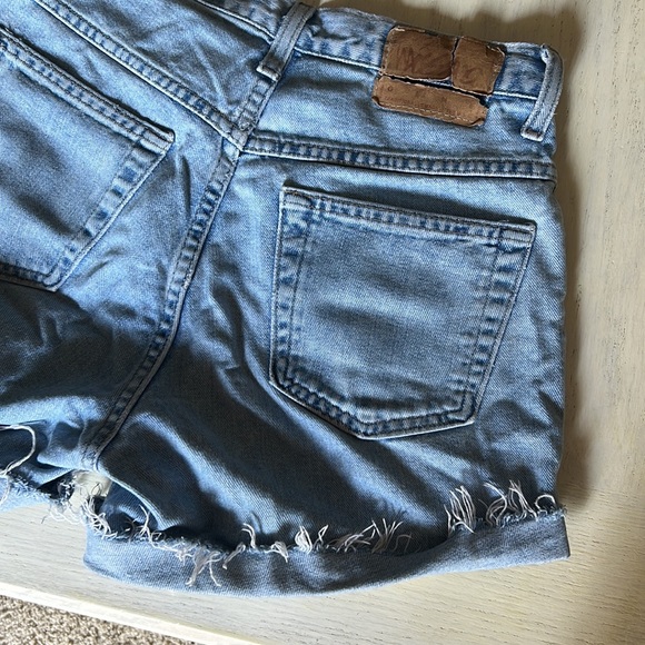 Light Boyfriend style jean shorts with frayed/rolled bottoms - Picture 6 of 7